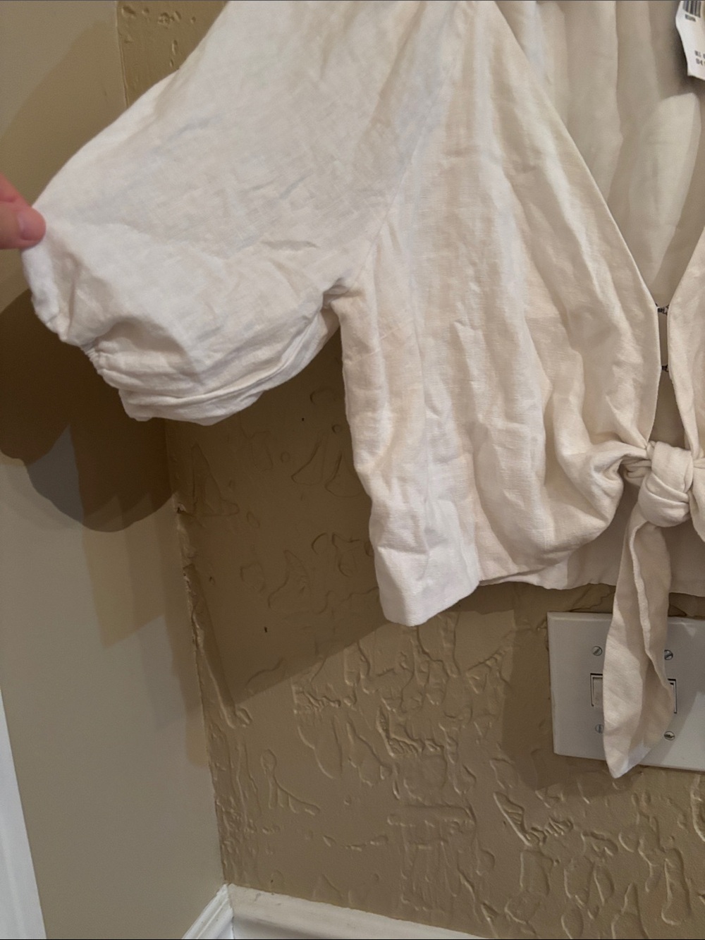 Abercrombie & Fitch Cream Tie-Front Puff Sleeve Blouse - Picture 4 of 6